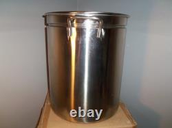 Bayou Classic 1044 Stainless Steel Bayou Boiler 44 Quart Stockpot with Vented Lid