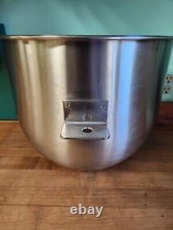 Blakeslee 20 Quart / 20 Qt. Stainless Steel Commercial Mixing Bowl EUC