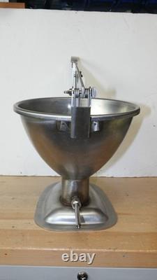 Chicago metallic Stainless Steel Professional Cake Donut Pastry Filler 5 Quart