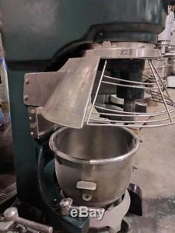 Globe SP60 60 Quart Floor Mixer #828-829