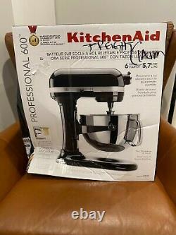 Kitchen Aid PRO 600 Series 6 Quart Bowl Lift Stand Mixer In Onyx Black