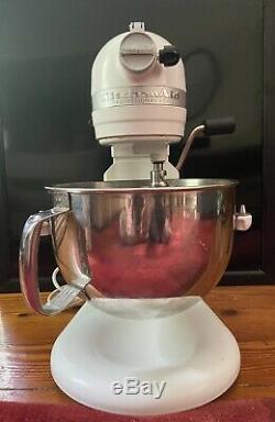 KitchenAid Professional 600 6-Quart Stand Mixer White With Nice Mixer Cover