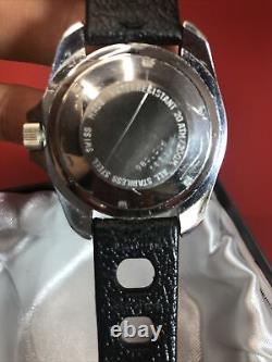 Vintage Heuer 200 Meter Professional 980.006 1853 Quarts Black Dial Diver Watch
