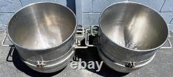 Ensemble de (2) bols de mélange industriels en acier inoxydable Hobart de 140 quarts pour boulangerie