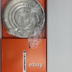 Le Creuset Casserole en acier inoxydable 3 quarts avec couvercle N22006, neuf