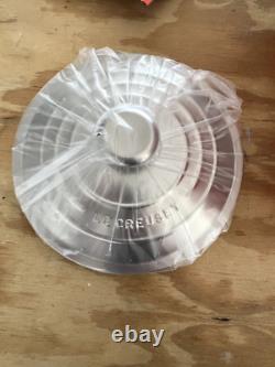 Nouvelle cocotte en acier inoxydable Le Creuset de 7 quart 9,5 en boîte, neuve.
