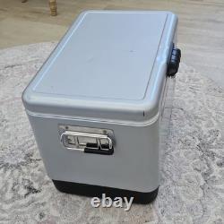 Rare Coors Light Coleman Glacière en Acier Inoxydable de 54 Quart avec Ceinture Lisez