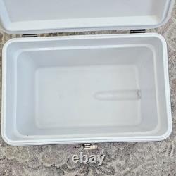 Rare Coors Light Coleman Glacière en Acier Inoxydable de 54 Quart avec Ceinture Lisez